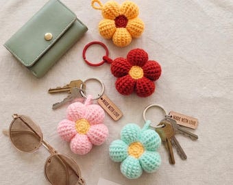 Portachiavi a forma di fiore tunisino gonfio, schema all'uncinetto in PDF, ciondolo amigurumi a forma di margherita facile per principianti, tutorial per portachiavi 3D, ciondolo per borsa da scaricare