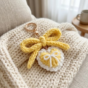 Crochet Heart Keychain Pattern PDF, Amigurumi Stuffed Plush Heart with Bow, Easy Beginner Bag Charm Keyring, Valentine Gift Idea