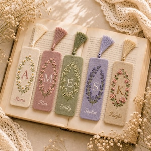 Hand Embroidered Linen Bookmark, Personalized Floral Bookmark with Name, Bookmark, Handmade Book Lover Gift, Cottagecore Reader Accessory