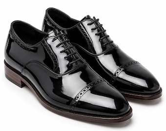 Zapatos Oxford de charol negro para hombre con puntera reforzada, calzado formal de vestir para bodas hecho a mano.