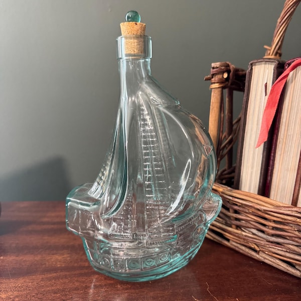Santa Maria 500th Anniversary Glass Decanter by Vetreria Etrusca 1992