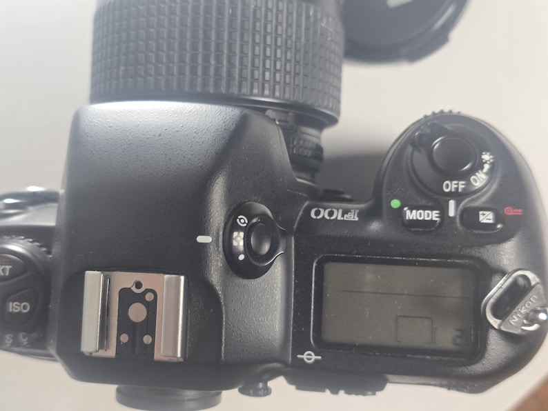 Nikon F100 35mm Vintage Film SLR Camera . AF Nikkor 28-105mm F/3.5-4.5d ...