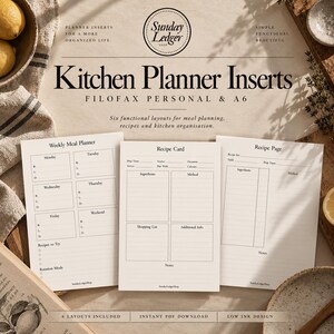 Könnte beinhalten: Drei weiße Papier-Küchenplaner-Einlagen mit schwarzem Text. Die Einlagen umfassen einen wöchentlichen Essensplaner, eine Rezeptkarte und eine Rezeptseite. Der Text lautet Sunday Ledger Shop, Kitchen Planner Inserts, Filofax Personal & A6.