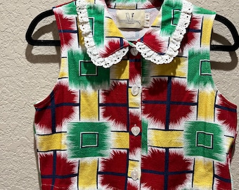 Top corto con estampado geométrico retro / Cuello de ganchillo, botones en forma de corazón, blusa moderna