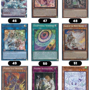 Pode incluir: Uma cole&ccedil;&atilde;o de nove cartas colecion&aacute;veis Yu-Gi-Oh! dispostas em uma grade, apresentando v&aacute;rios personagens de fantasia, drag&otilde;es e efeitos de feiti&ccedil;os com texto detalhado, bordas distintas e identificadores num&eacute;ricos de 46 a 54.