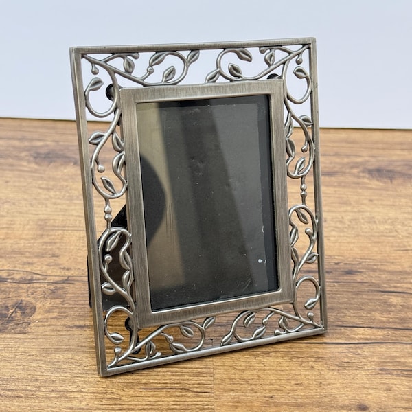 Mini Vintage Vine Pewter Picture Frame | 2.5 x 3.5 Photo