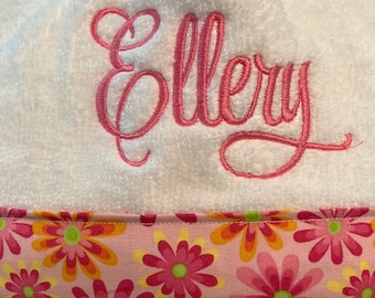 Personalized Hooded Towel Flowers, hooded towel for baby, monogrammed hooded towel for toddler