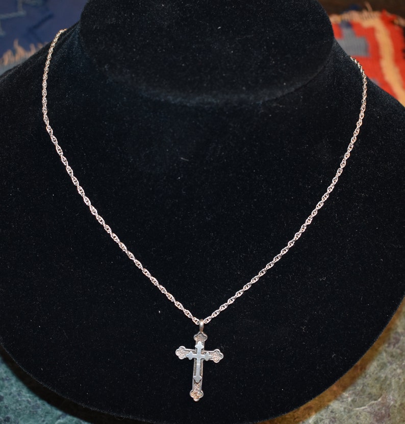 vintage silver cross pendent and silver chain