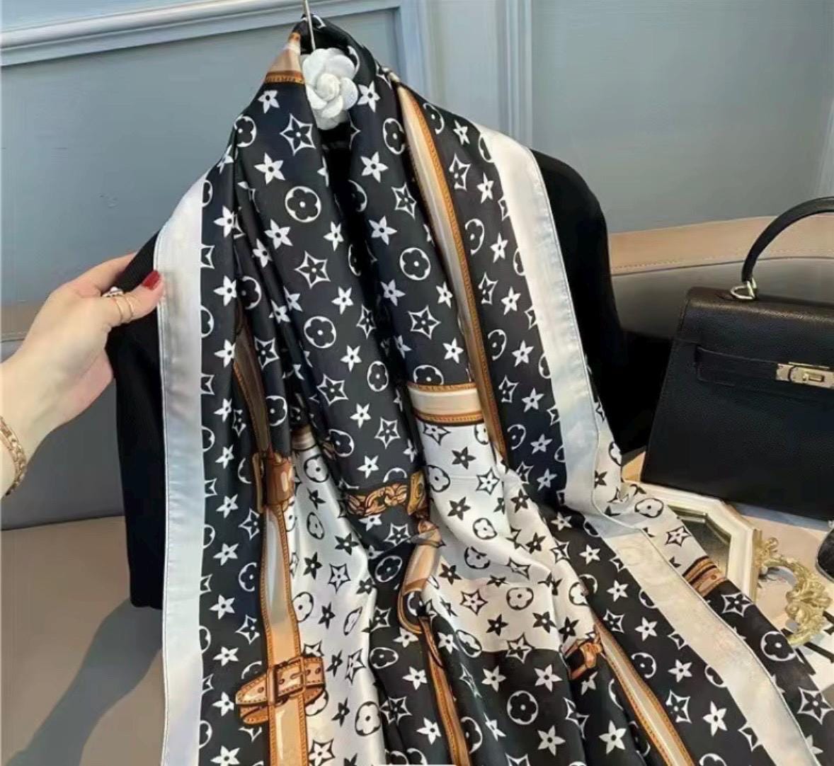 Louis vuitton scarf for women - Etsy 日本
