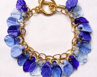 Lampwork Glas Blatt Armband in Blautönen
