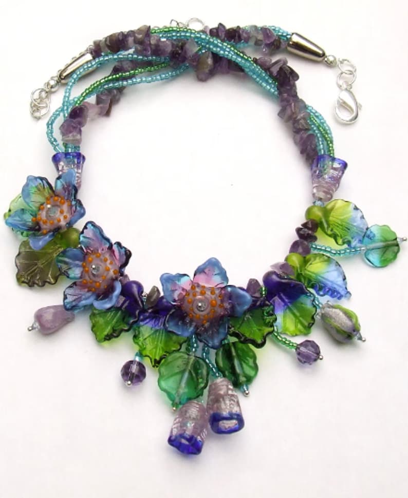 Collana floreale in vetro lavorato a lume, gioielli in vetro in stile romantico, blu-verde, realizzati su ordinazione immagine 1