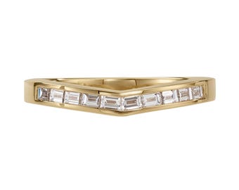 Chevron Baguette Diamond Band – 18K Gold