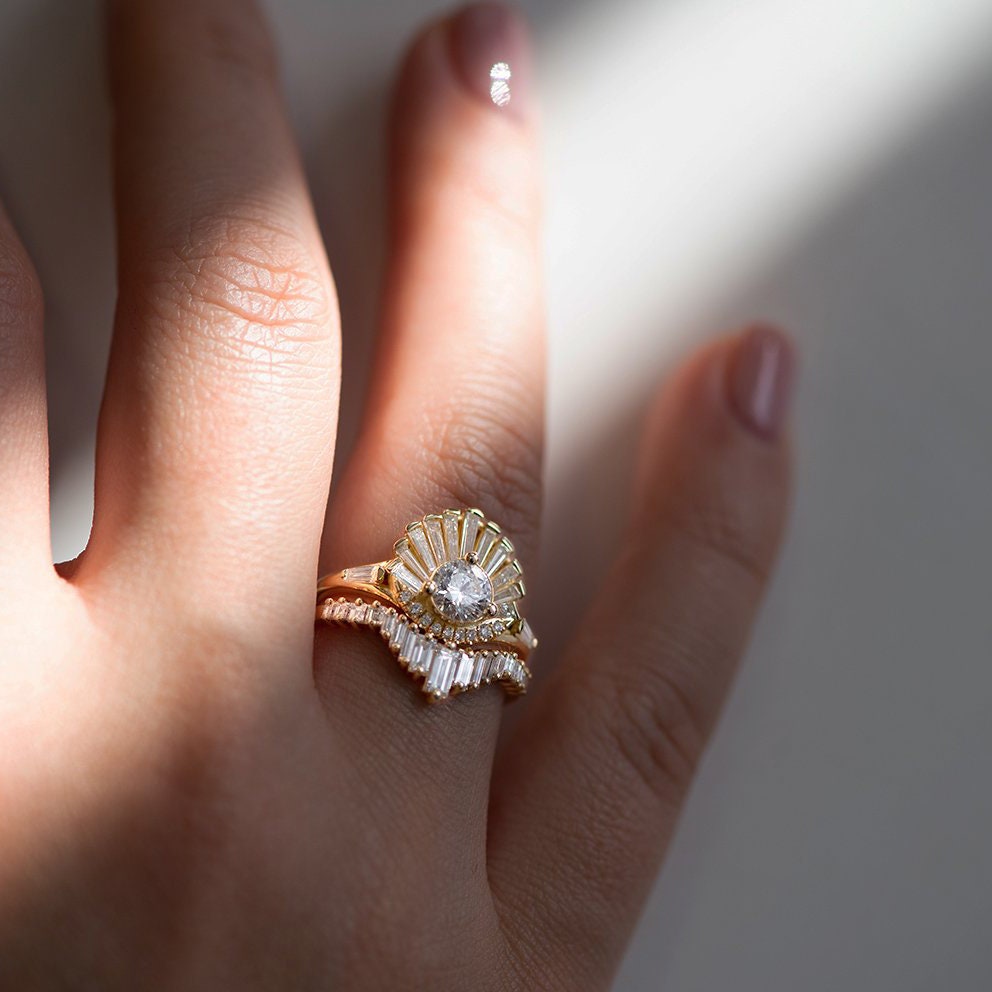 Baguette crown ring discount