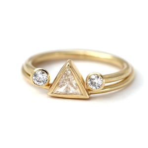 Trillion Diamond Ring Set, Modern Wedding Ring Set, Wedding Band Set, Triangle Ring, Minimalist Engagement Ring, Diamond Wedding Band image 2