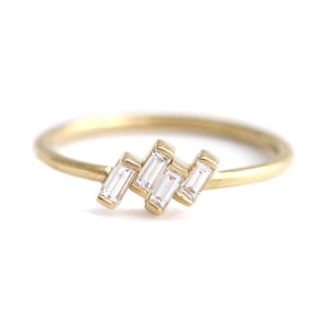 Art Deco Baguette Diamond Ring,Art Deco Engagement Ring,Tiny Diamond Ring,Vintage Ring,Unique Engagement Ring,Minimalist Engagement Ring