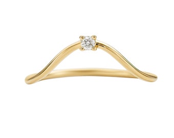 Curved Golden Band Embellished with a Brilliant Diamond