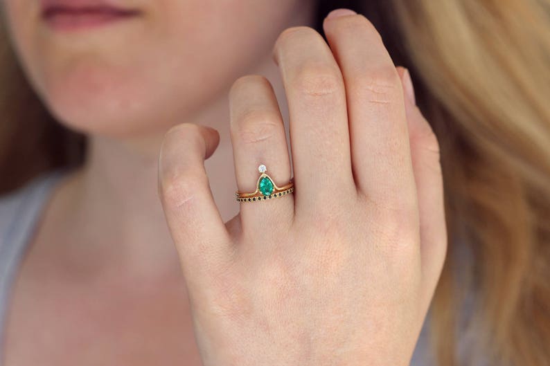Pear Emerald Wedding Set Alternative Wedding Ring Set Black image 1