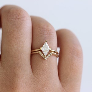 Bridal Diamond Wedding Set, Diamond Rhombus Ring, Modern Engagement Ring, Diamond Wedding Ring, Geometrical Wedding Ring, Curved Ring