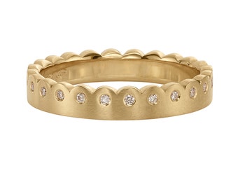 Diamond & Matte Gold Scalloped Eternity Band