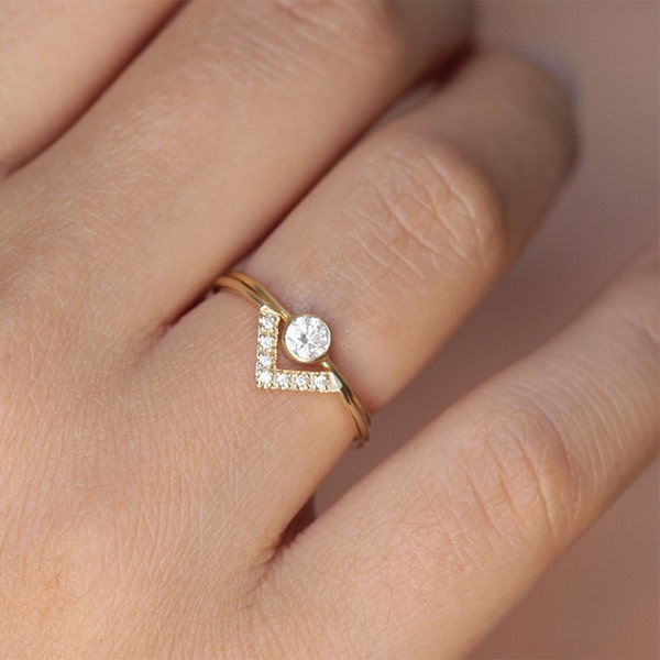 Simple Wedding Ring Set, Bespoke Engagement Ring, Minimalist Wedding Ring Set, Dainty Diamond Ring Set, V Ring, 0.2 Carat Diamond Ring