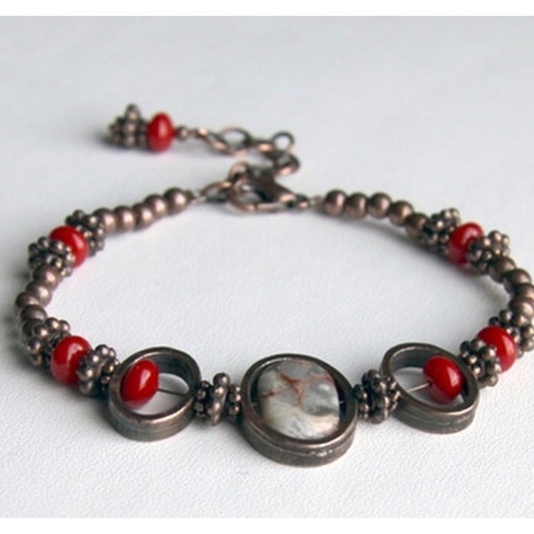 Agate and red coral bracelet