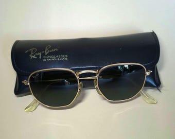 Vintage B&L Ray-Ban Hexagon W0980 – Liten 47-15 Guld, 1980-/1990-tal, Tillverkad i USA, med fodral