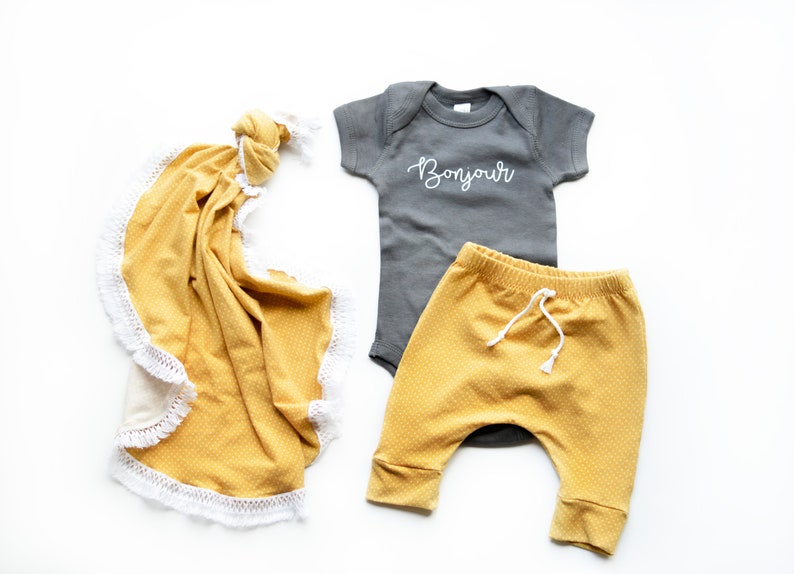 Hello Tee Namaste shirt for Babies. Baby Gifts Namaste Bodysuits Bonjour Shirt Newborn Outfit Hello Bodysuit