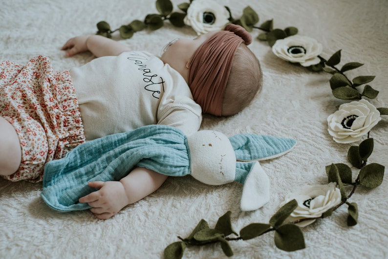 Hello Tee Namaste shirt for Babies. Baby Gifts Namaste Bodysuits Bonjour Shirt Newborn Outfit Hello Bodysuit
