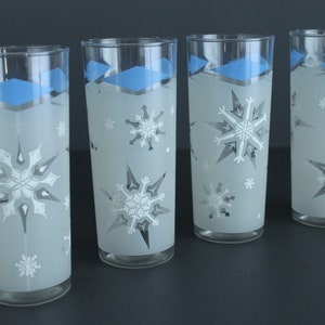 Vintage Snowflakes and Blue Diamonds Glassware Tall Tumblers Set Of 4 MCM Winter Theme Christmas Mod Barware Anchor Hocking image 1