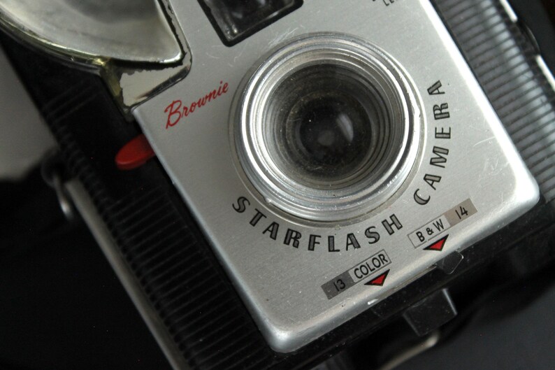 Vintage Kodak Brownie Starflash Retro Mid Century Black Camera image 3