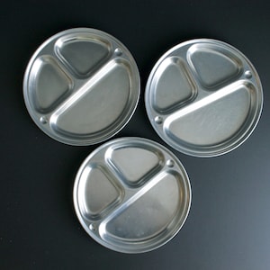 Vintage Divided Aluminum Dinner Plates Camping Picnic Sectioned Dinnerware Set of 3