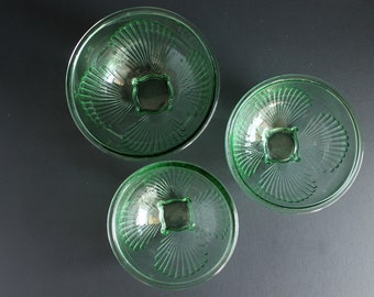 Vintage Green Glass Nesting Bowls Set of 3 Shell Pattern Depression Glass Like Bowl