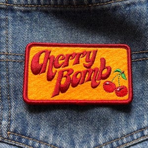 Cherry Bomb Bügelbild inspiriert von den 70er Jahren