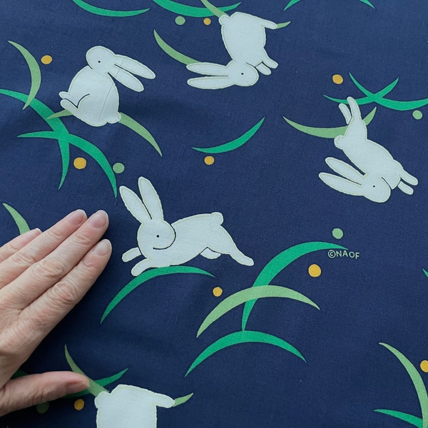 Tela japonesa de conejito azul marino, tela de edredón de tela para envolver conejo de conejito, tissu japonés, tela kawaii, tela de yukata de kimono japonés
