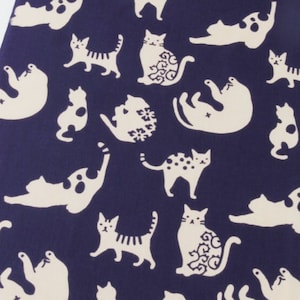 Tissu chat japonais Tenugui, tissu maneki neko chat bleu indigo, tissu kawaii tenugui, tissu japonais bleu indigo, chat noren, chat tissu