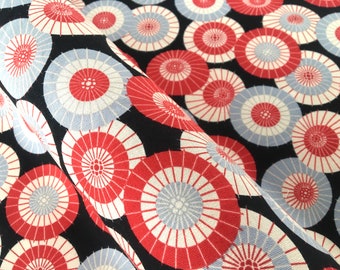 Black and red Japanese umbrella  fabric fat quarter cotton, Japanese paper umbrellas print , quilt decoration Japanese fabric kawaii fabric,