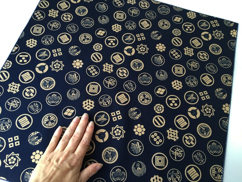Japanese Kamon Crest Motif, Japanese Fabric Family Crest Handkerchief ...