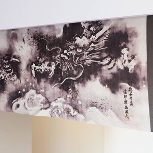 Puede incluir: Un juego de tres tazas de cer&aacute;mica con un acabado moteado y mate. Las tazas son en tonos de azul, verde y blanco. Cada taza tiene un dise&ntilde;o simple y moderno, ideal para caf&eacute; o t&eacute;. Las tazas miden aproximadamente 10 cm de alto.