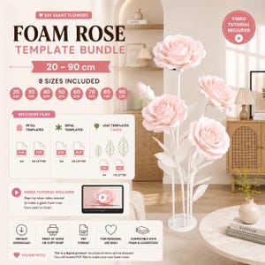 Puede incluir: Un paquete de plantillas para rosas gigantes de espuma DIY con 8 tamaños de 20 a 90 cm. La imagen muestra una guía digital con iconos PDF para pétalos, sépalos y hojas, además de un tutorial en video. Un arreglo de rosas de color rosa claro sobre una base circular blanca muestra varias flores grandes sobre tallos blancos delgados con hojas.