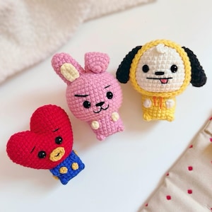 3-in-1 BT21 Häkelmuster-Set, Miniatur-BTS-inspirierte Kawaii-Plüschtiere, Kpop-Puppen-Fangeschenke, Spielzeug im Taschenformat, anfängerfreundliche Projekte