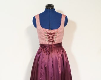 Dirndl with apron made of jacquard, pink dirndl with lacing and dark red satin apron