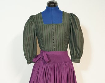 Dirndl avec tablier, dirndl vert à manches bouffantes mi-longues