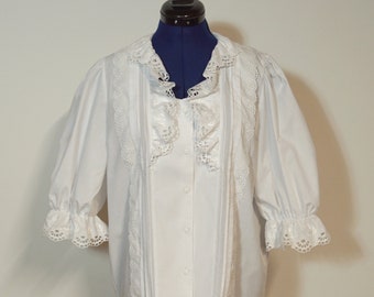 Blusa Dirndl con mangas abullonadas de media longitud, blusa de traje blanca decorada con volantes y encaje