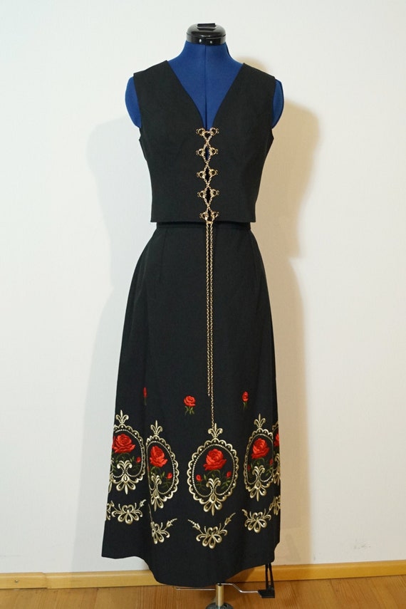 Dirndl dress, black embroidery, size 40/M