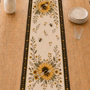 Honey Bee Table Runner, Sunflower Botanical Table Linen, Rustic Country Kitchen Decor, Vintage Farmhouse Summer Dining Cloth, Bumblebee Gift