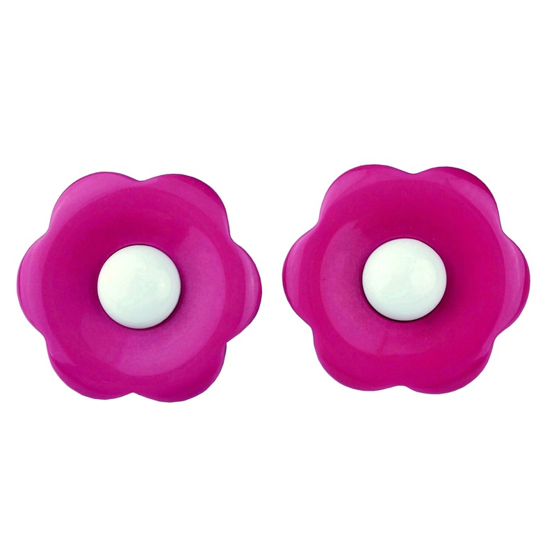 Hot Pink Floral Stud Earrings Vintage New Old Stock 80/'s Retro Hot Pink White Flower Plastic Earrings Vintage 1980/'s Stud Pierced Earrings