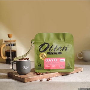 May include: A 200g green pouch of Otten Coffee Gayo beans with a pink label, featuring a QR code sticker. A small grey mug filled with coffee beans sits next to the pouch, connected by a green and yellow patterned cord, on a wooden board.