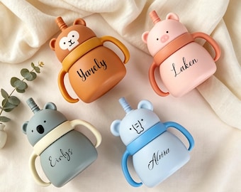 Bicchiere in silicone personalizzato con incisione, con cannuccia a prova di perdite, ideale come regalo per neonati, baby shower o primo compleanno.
