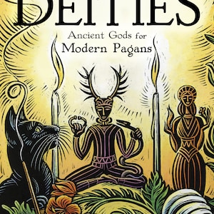 Op de afbeelding: Boekomslag voor "Everyday Witch's Book of Deities" van Deborah Blake. De illustratie toont een zwarte kat, figuren, kaarsen en bloemelementen in een warm kleurenpalet. De titel van het boek en de naam van de auteur zijn prominent aanwezig.