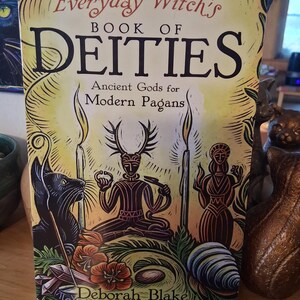 Everyday Witch's Book of Deities, signed by author afbeelding 2